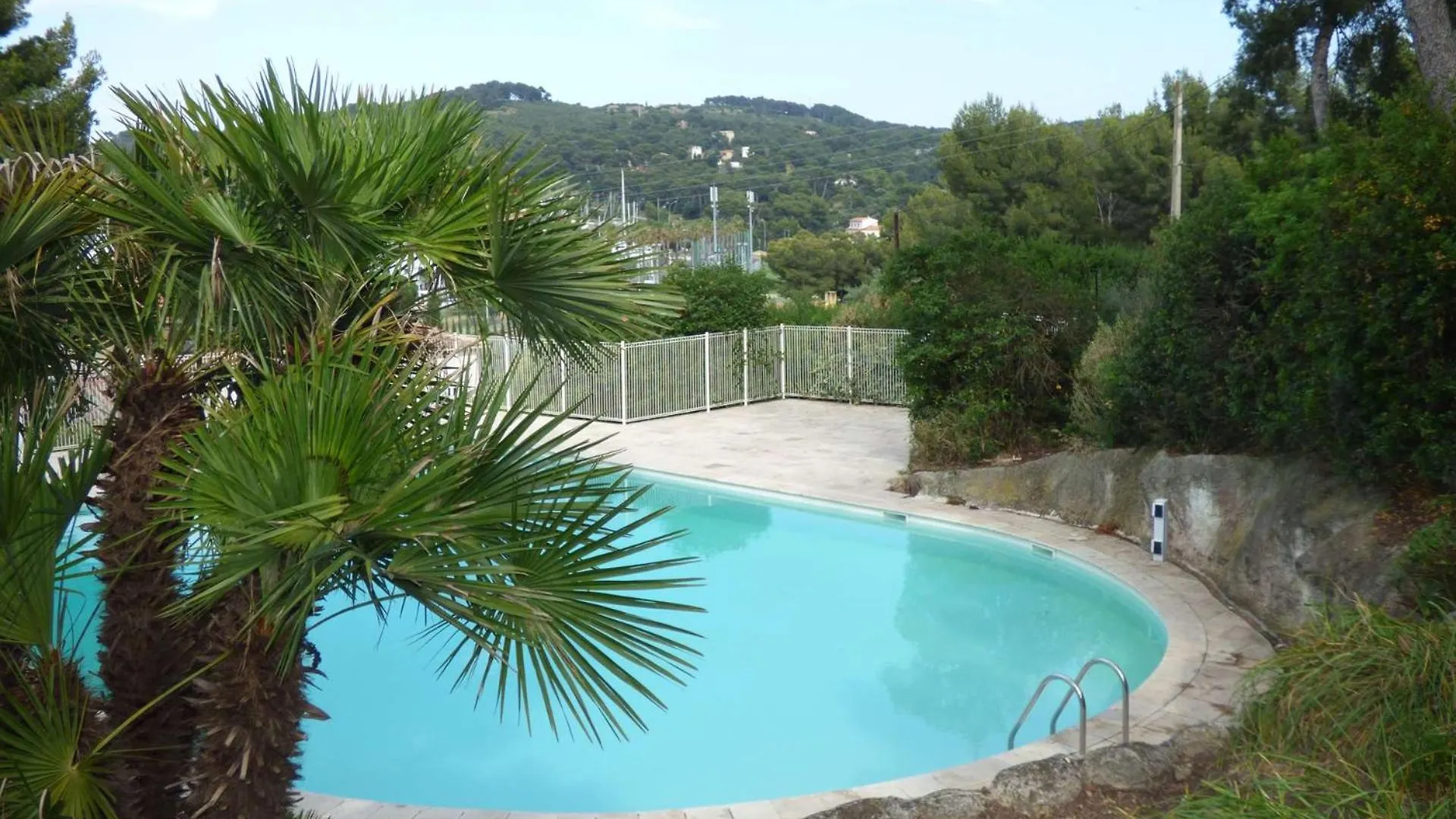Grand Studio Au Calme Avec Piscine Et A 5 Mn A Pied De La Plage La Seyne-sur-Mer