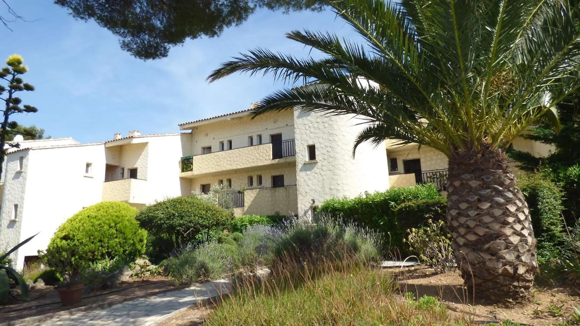 Grand Studio Au Calme Avec Piscine Et A 5 Mn A Pied De La Plage La Seyne-sur-Mer 0*,  France