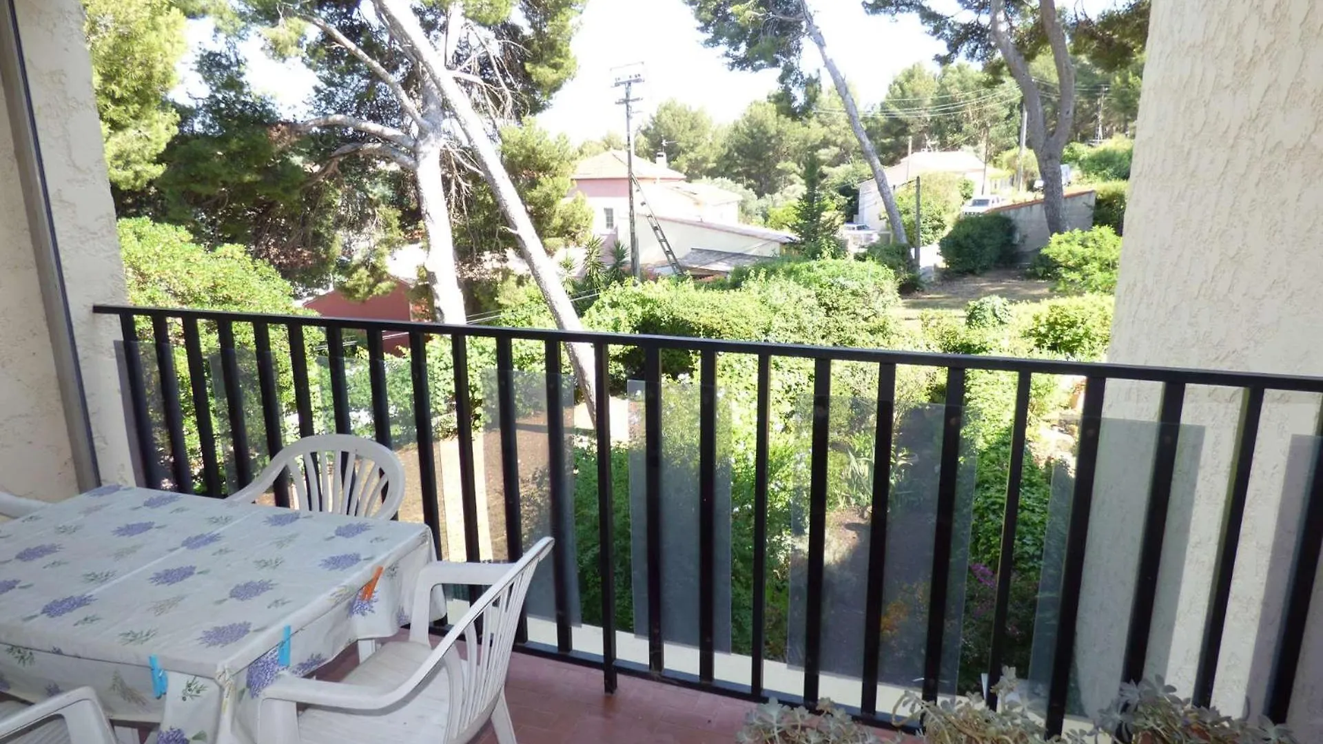 Grand Studio Au Calme Avec Piscine Et A 5 Mn A Pied De La Plage La Seyne-sur-Mer Apartment